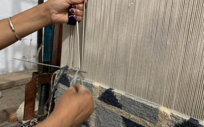 hand_knotting